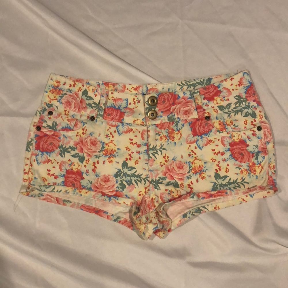Floral juniors shorts